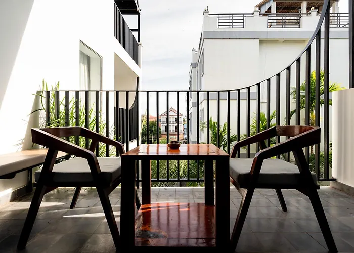 Angkor Breeze & Hotel 4*