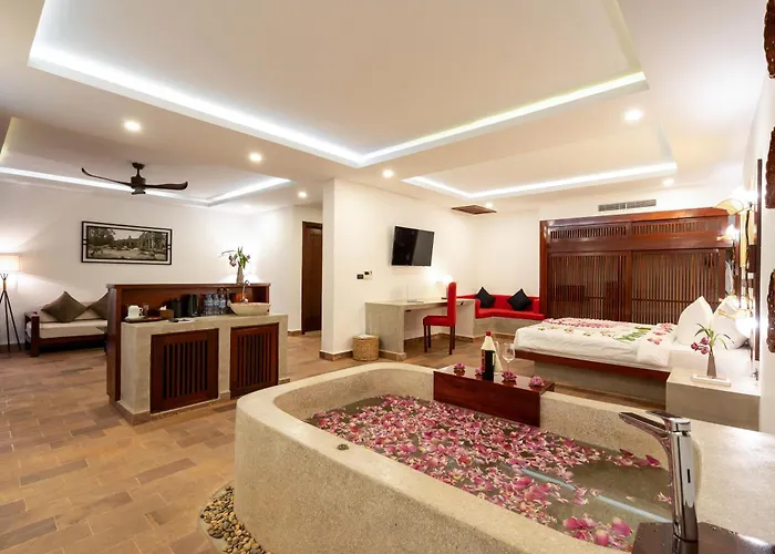 Angkor Breeze & Hotel 4*