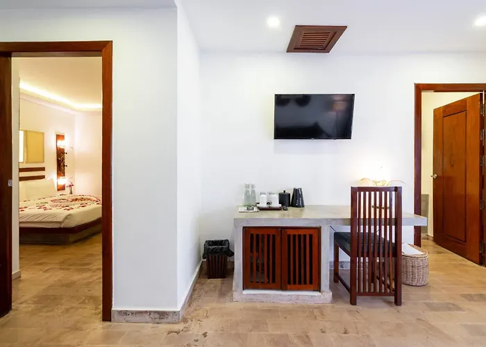 Angkor Breeze & Hotel