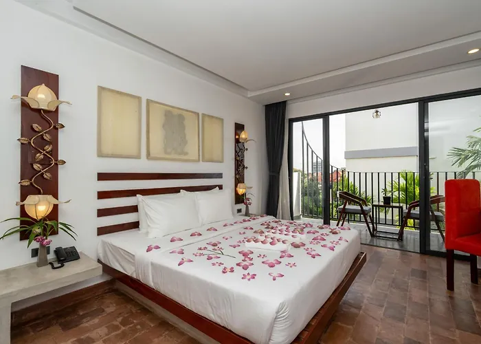Angkor Breeze & Hotel 4*