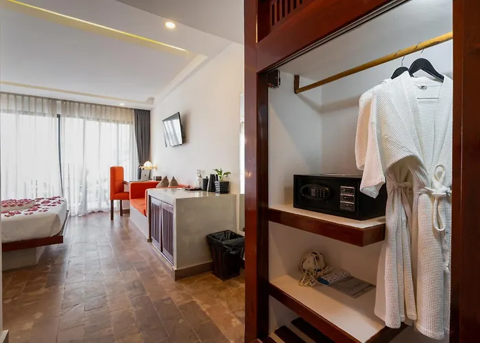 Hotel Angkor Breeze & 4*