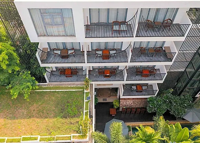 Angkor Breeze & Hotel 4*