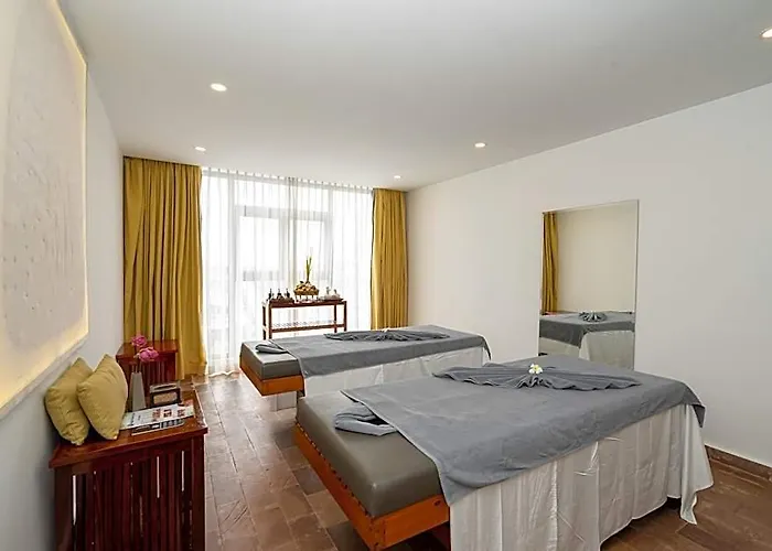 Angkor Breeze & Hotel 4*
